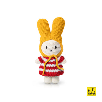 Miffy 米飛和她的紅色粗條紋洋裝+黃帽