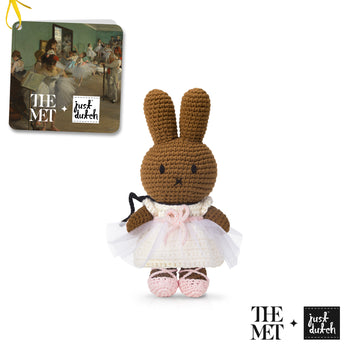 <tc>Melanie handmade and her degas outfit</tc>