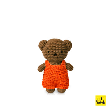 <tc>Boris handmade and his orange overall</tc>