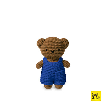 <tc>Boris handmade and his blue overall</tc>
