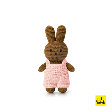 <tc>Melanie handmade and her pastel pink overall</tc>