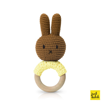 <tc>Melanie handmade teether pastel yellow with music</tc>