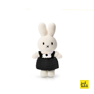 <tc>Miffy handmade and her school uniform</tc>