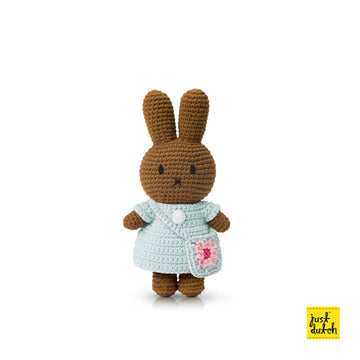 <tc>Melanie handmade and her mint dress + flower bag</tc>