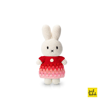 <tc>Miffy handmade and her red rainbow dress</tc>
