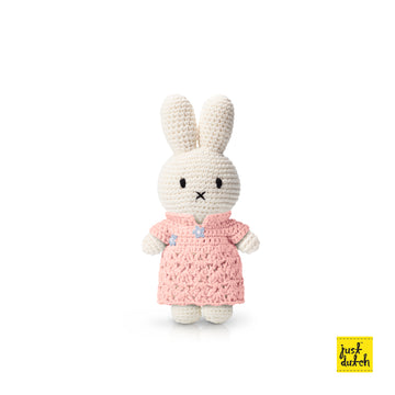 <tc>Miffy handmade and her pastel pink qipao dress</tc>