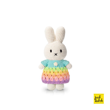 Miffy 米飛和她的粉彩彩虹洋裝
